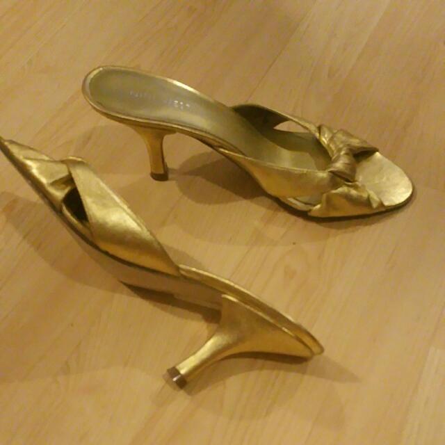 nine west gold shoes