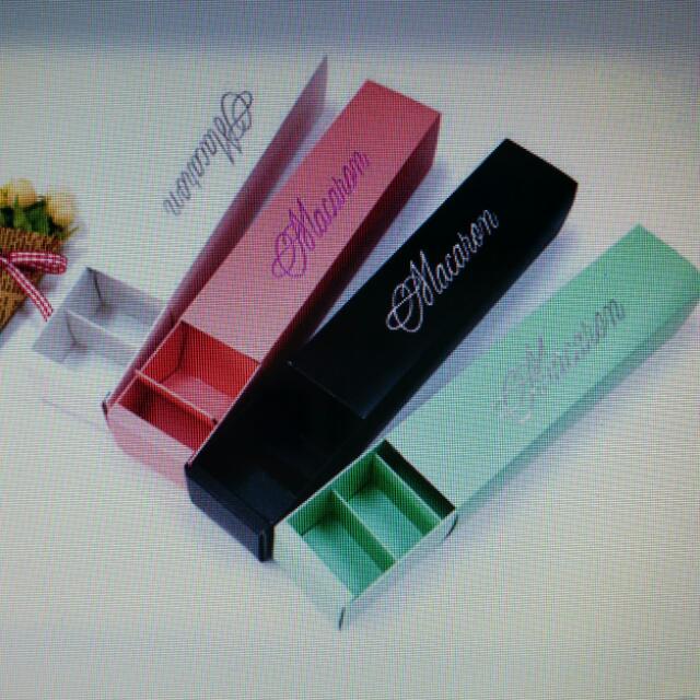 Macarons Box (Category: Other Kitchen Appliances) located in Singapore. Submitted by dts (Listing ID 67433387, Image 2). Description: .