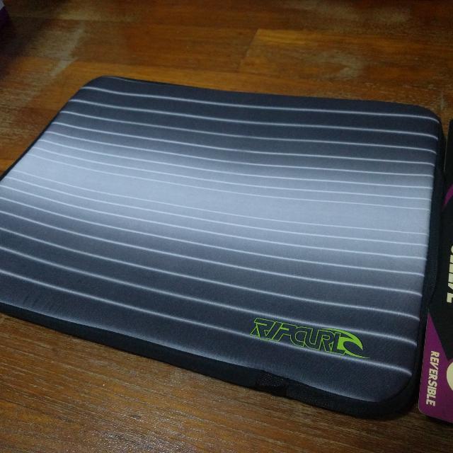 Rip curl laptop sleeve top