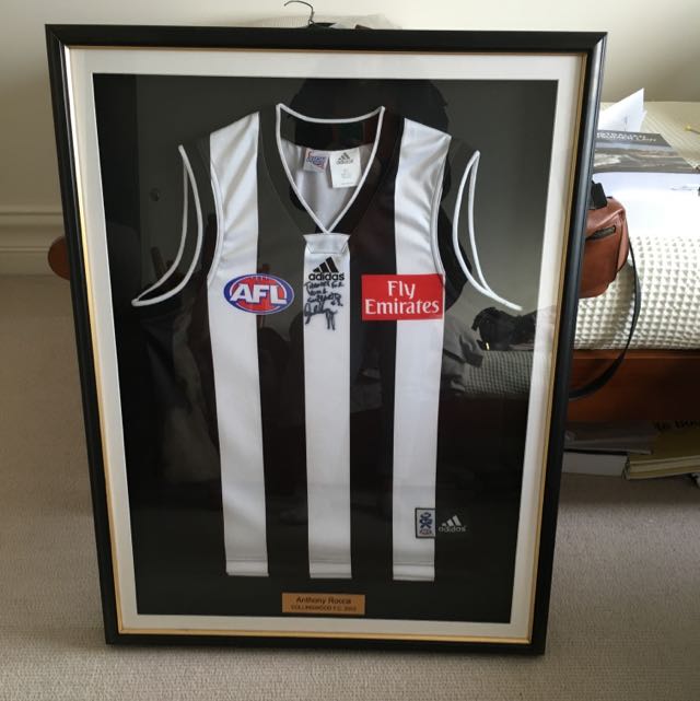 signed collingwood jersey