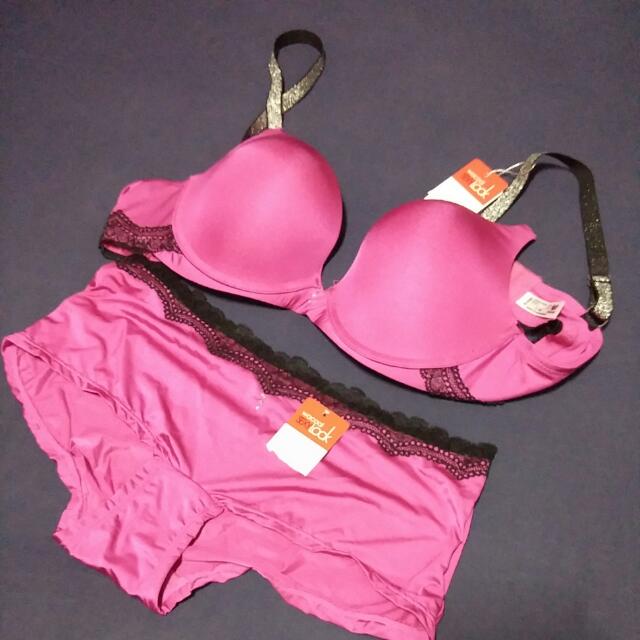 BN Wacoal Hot Pink Bra & Panties Set