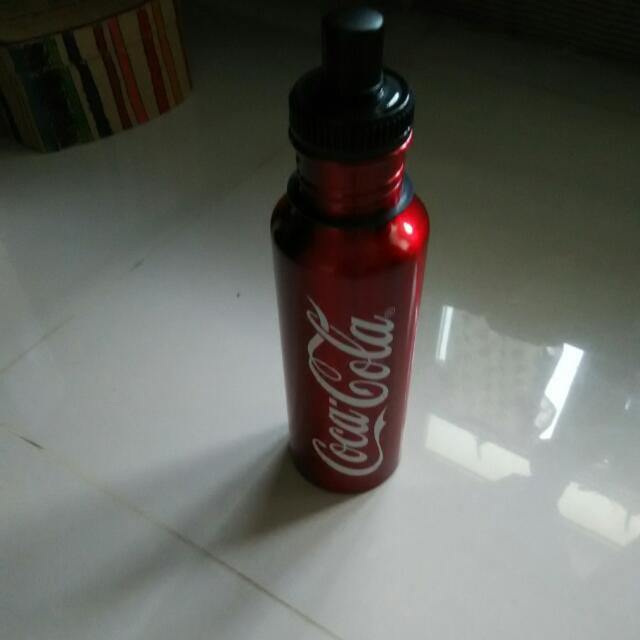 Bottle That Can Put Hot Water, Men's Fashion, Watches & Accessories