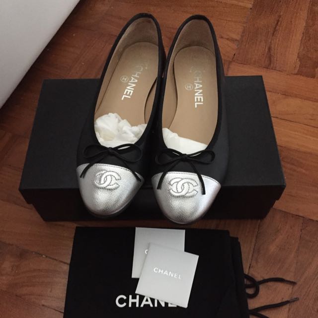 Chanel Pumps Black With Metallic Silver 