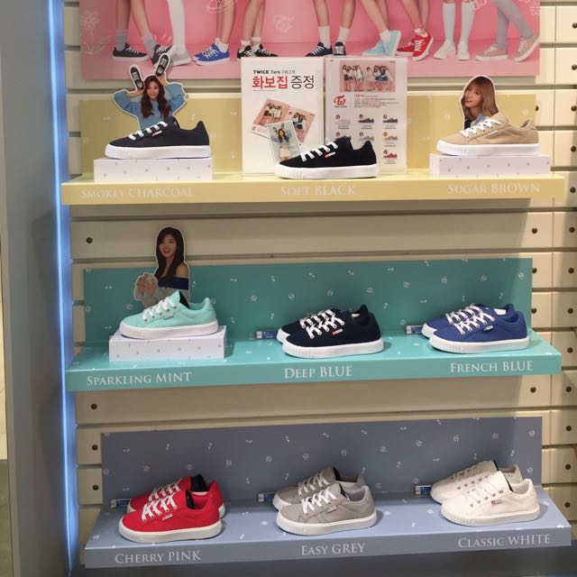 Twice By Spris Shoes Closed Hobbies Toys Memorabilia Collectibles K Wave On Carousell