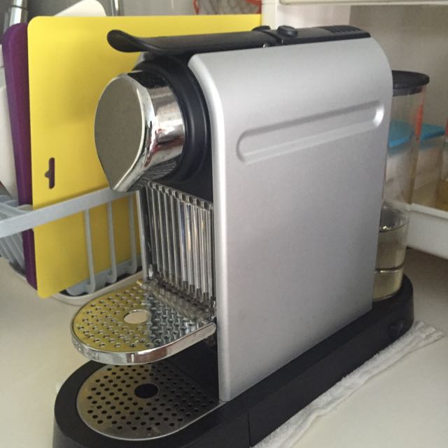 Nespresso Coffee machine + free milk frother, TV & Home Appliances