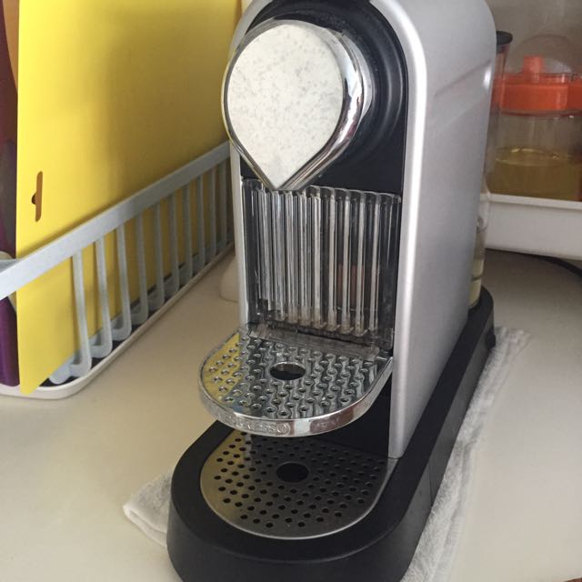 Nespresso Coffee machine + free milk frother, TV & Home Appliances