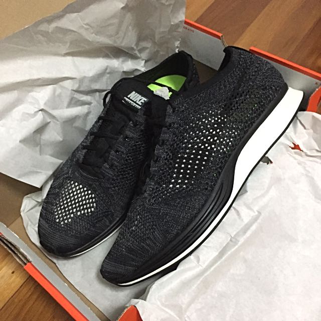 Flyknit online racer blackout