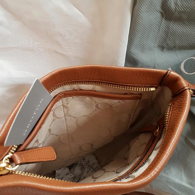 Oroton sales signet crossbody