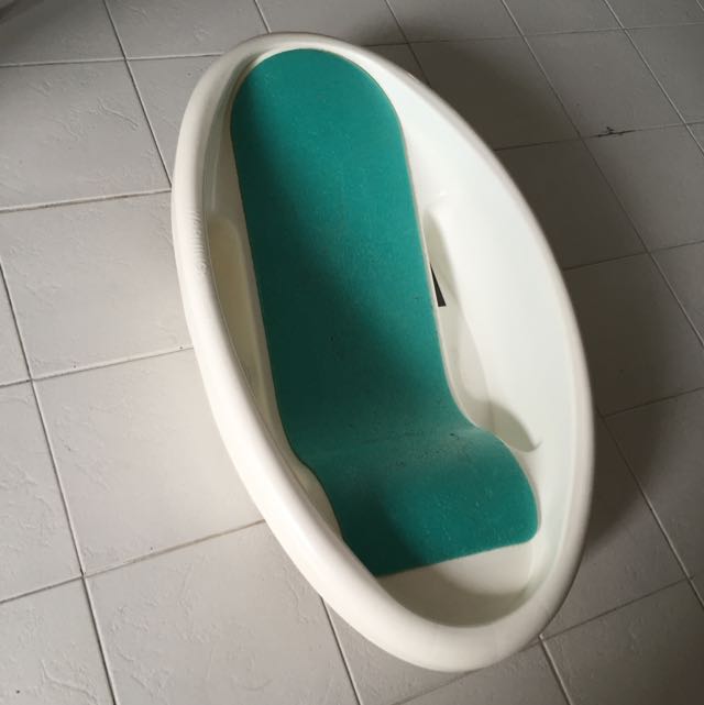 Baby Bathtub Safety 1st Contoured Tub, Babies & Kids, Babies & Kids Fashion on Carousell