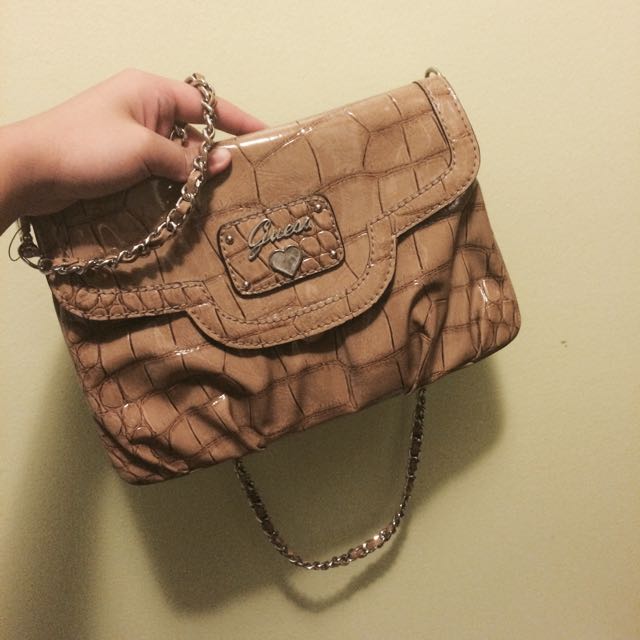 guess shoulder bags canada
