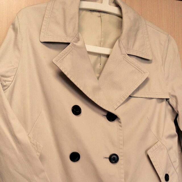 uniqlo short trench coat