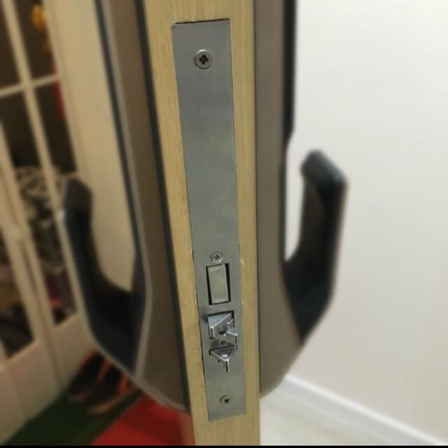 metal door frame lock