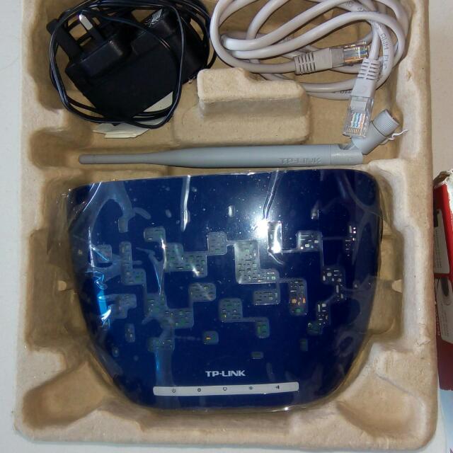 Wireless range Extender (Category: Networking) located in Singapore. Submitted by rooneymmmm (Listing ID 68203067, Image 2). Description: .