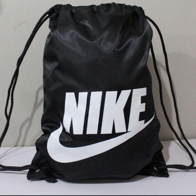 black and white nike drawstring bag