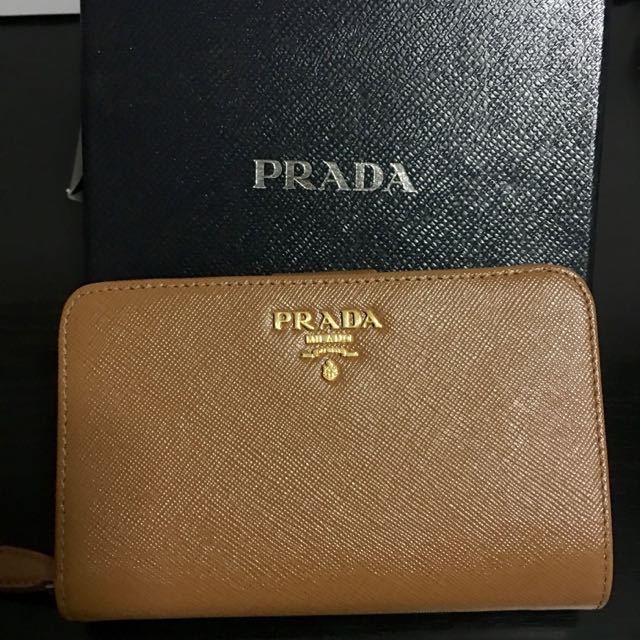 Authentic PRADA 1M1225 Saffiano Leather Wallet (BNIB), Luxury, Bags &  Wallets on Carousell