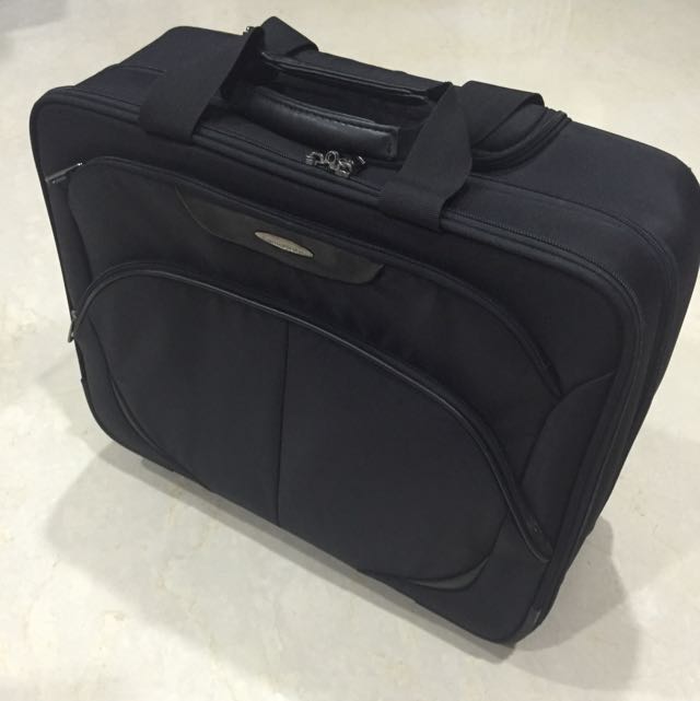 samsonite cabin luggage with laptop compartment