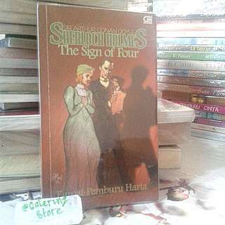 (Novel): Empat Pemburu Harta
Sherlock Holmes