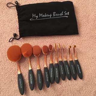 mymakeupbrushset Oval Brushes Set