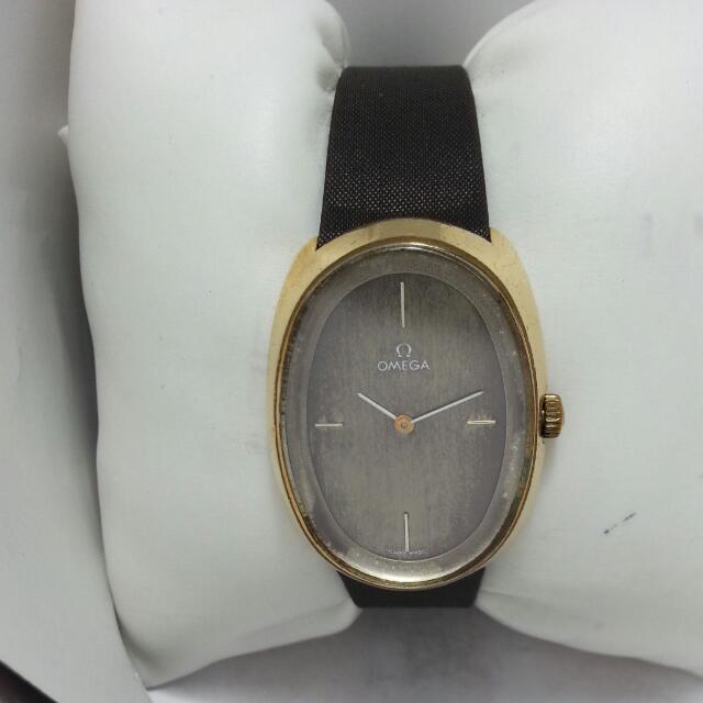 Classic Vintage 1960s Swiss Omega Unusual Oval Curvex Case With Sapphire Crystal Manual Wind Ladies Watch Vintage Collectibles Vintage Watches Jewelry On Carousell