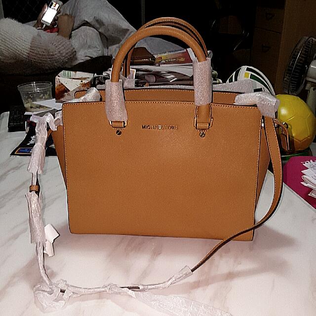 Michael Kors Large Selma Bag Peanut Colour Luxury Bags Wallets on Carousell