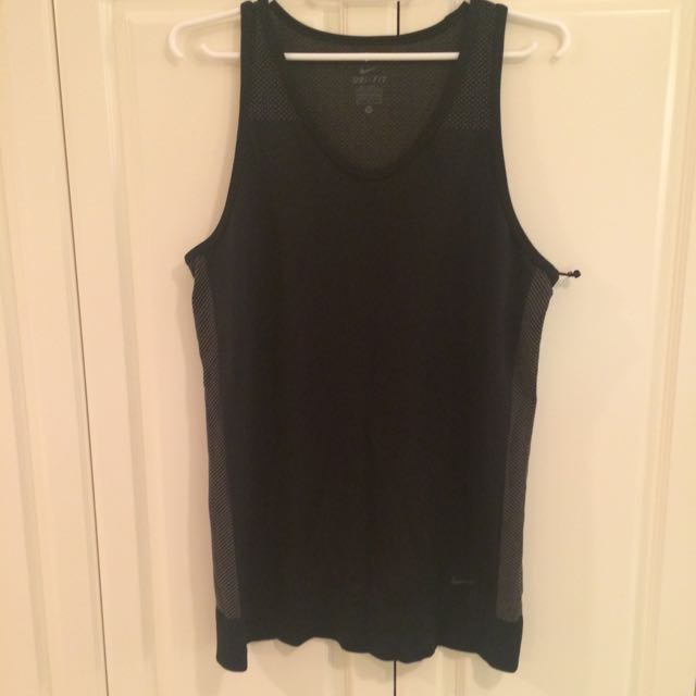 nike workout tanks women's