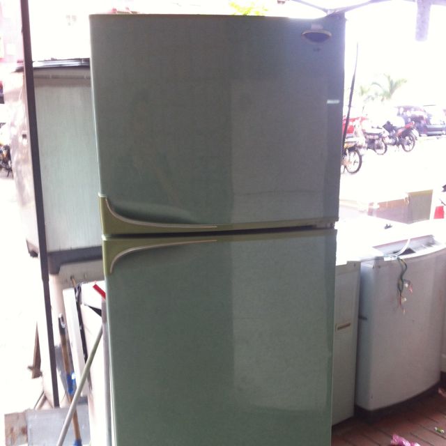 Peti Ais Sharp 300l Rm500 Kitchen Appliances On Carousell