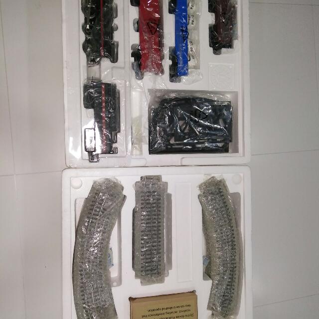 LIONEL TRAIN SET TARGET LIMITED EDITION, Hobbies & Toys, Toys & Games on Carousell