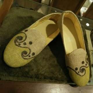 Sepatu Cewe Goni