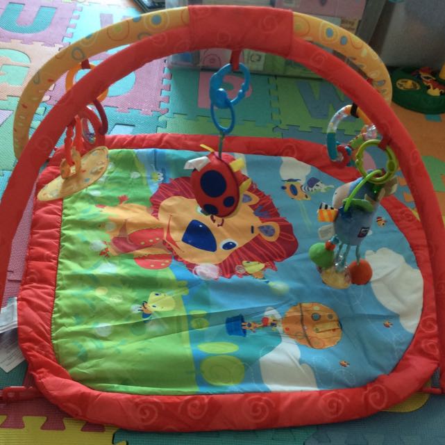 Bright starts lion in best sale the park activity gym