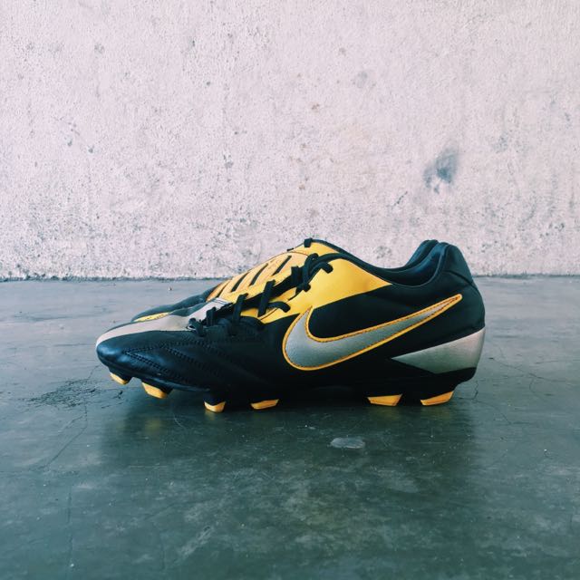 Nike t90 laser iv yellow top