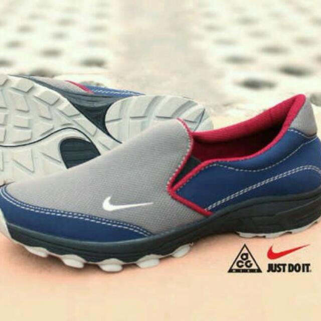 sepatu nike acg