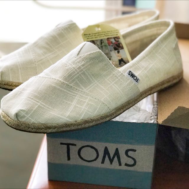 off white toms