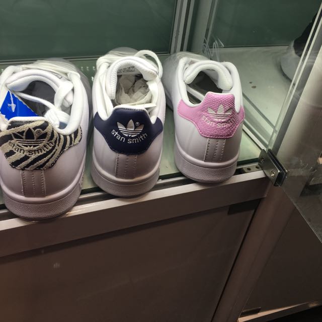 Stan Smith （分類：T-shirt、恤衫、有領衫）位於 Hong Kong。 由 shelley12 提交（商品編號 69133604，圖片 3）。簡介： 。
