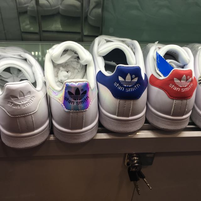 Stan Smith （分類：T-shirt、恤衫、有領衫）位於 Hong Kong。 由 shelley12 提交（商品編號 69133604，圖片 2）。簡介： 。