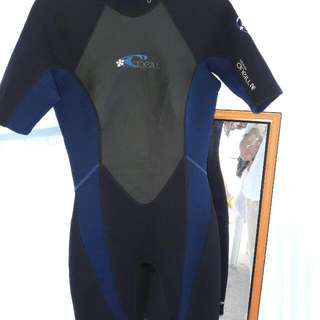 Pre-love O'NEILL reactor Diving / Wet Suit 2mm