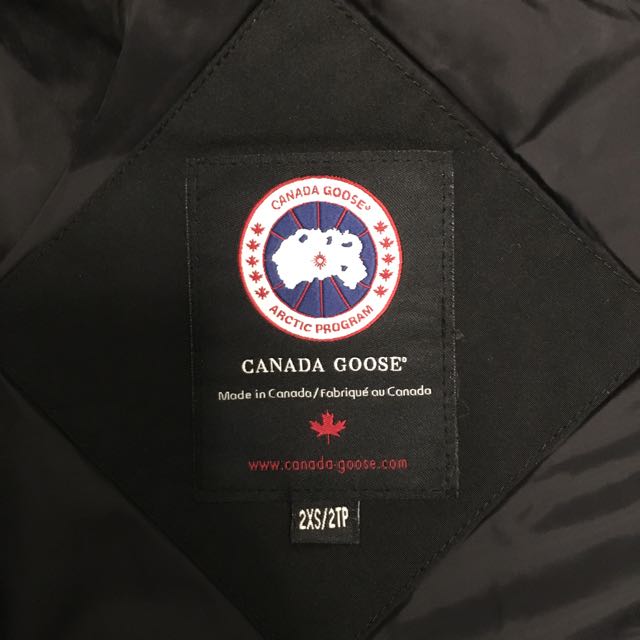 Canada goose jacket label top
