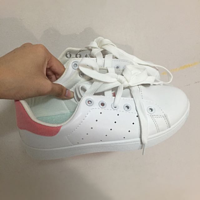 light pink adidas shoes superstar