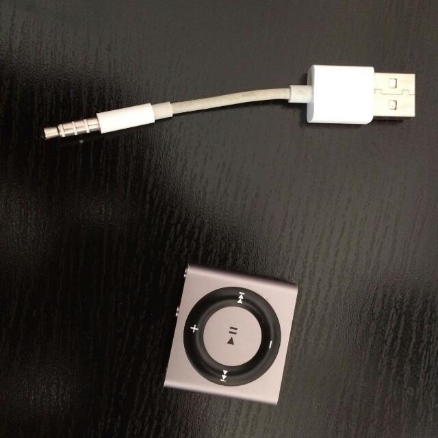 IPod Shuffle (Category: Audio) located in Toronto. Submitted by evon24 (Listing ID 69212608, Image 2). Description: .