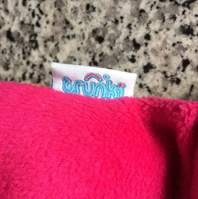 Trunki Yondi Comfy Head Hugger Small Pink Babies Kids Babies Kids Fashion on Carousell