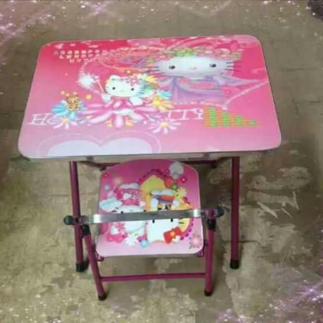 character folding table and chairs