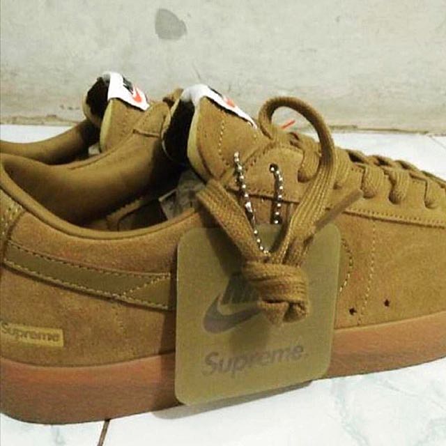 nike x supreme blazer low