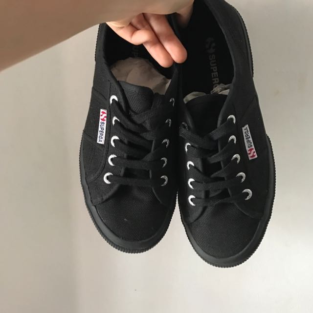 superga all black