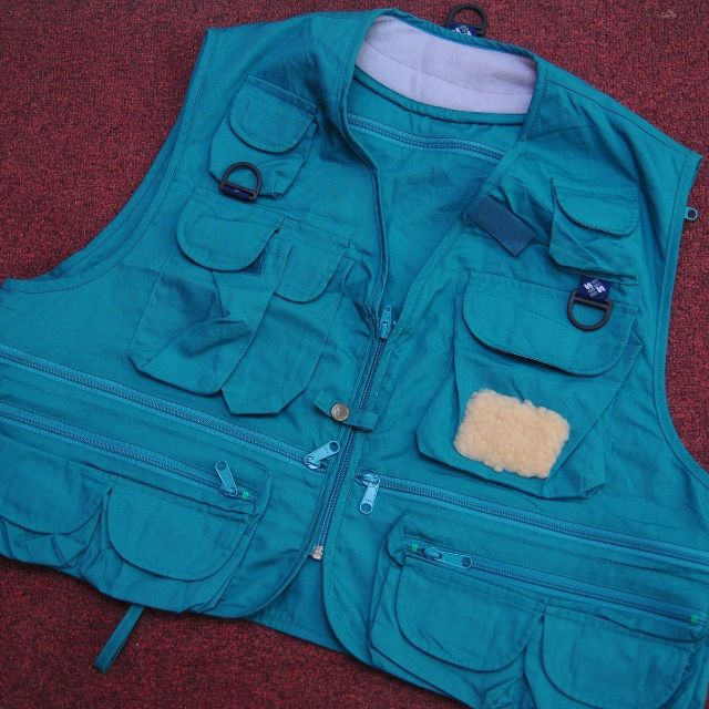 columbia vest memancing SAIZ xxL, Men's Fashion, Tops & Sets, Vests on