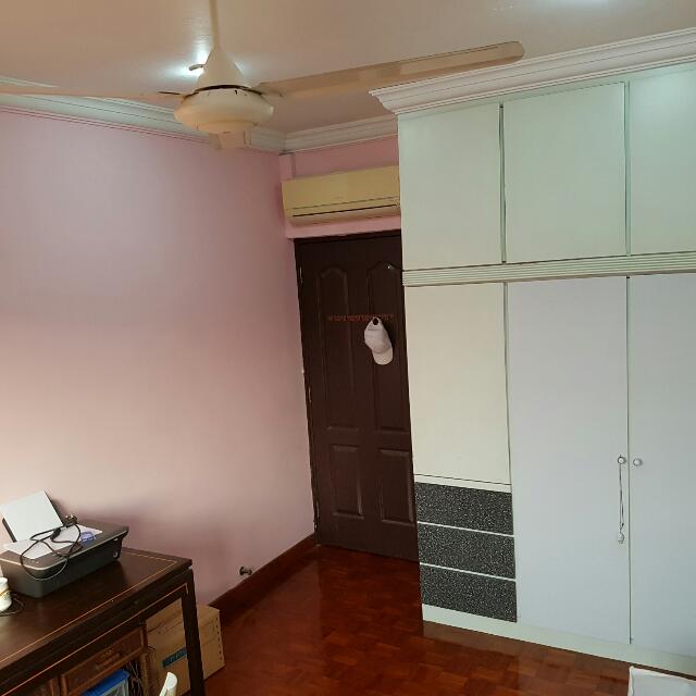 Fully Furnished / Aircon Room / Free Wifi for rent On Level 3 Of A