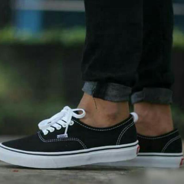 vans authentic black white ifc