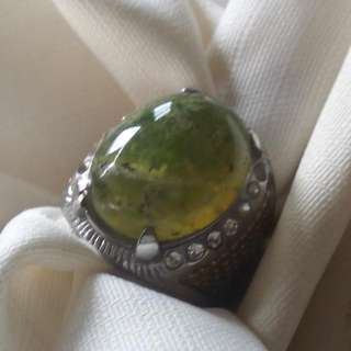 NATURAL GREENISH YELLOW MOST AGATE