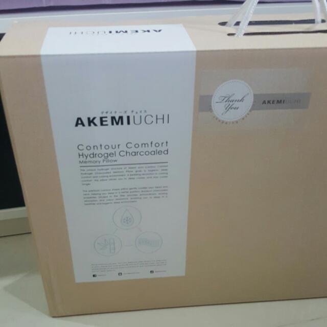 akemi uchi pillow
