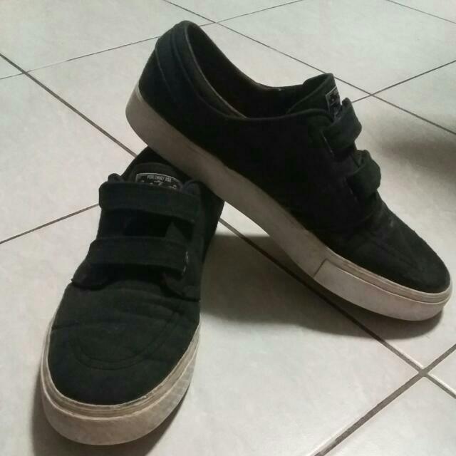 nike velcro skate shoes