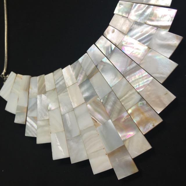 Shell necklace lovisa outlet