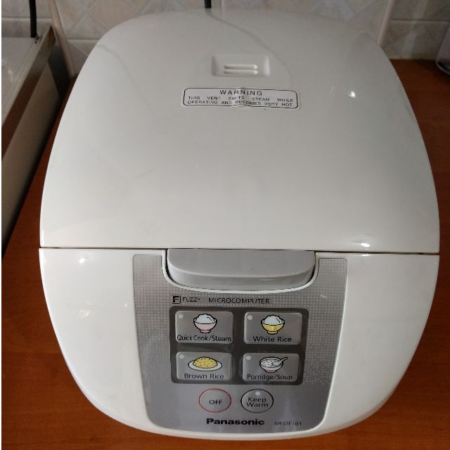 Rice cooker Panasonic SRDF101, TV & Home Appliances, Kitchen